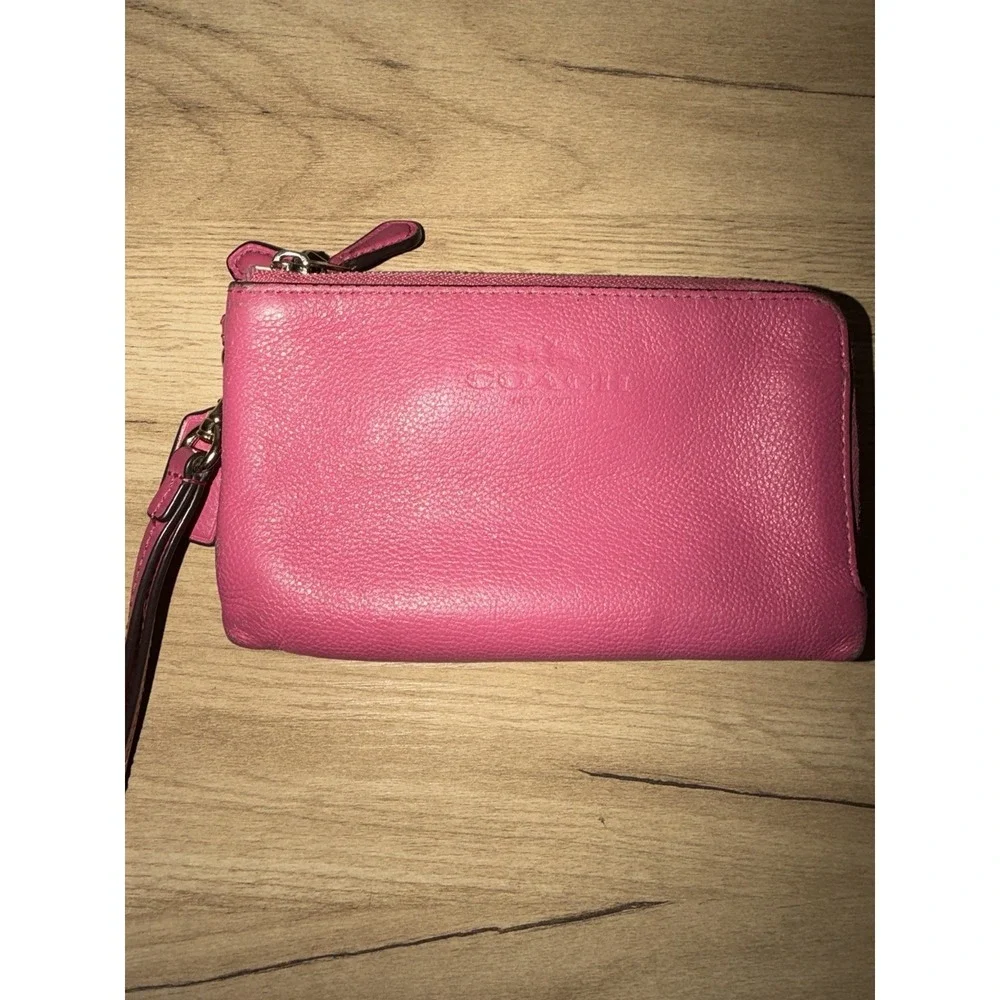 Coach Double Corner Zip Pebble Leather Wristlet Dahlia - F64130 READ  F